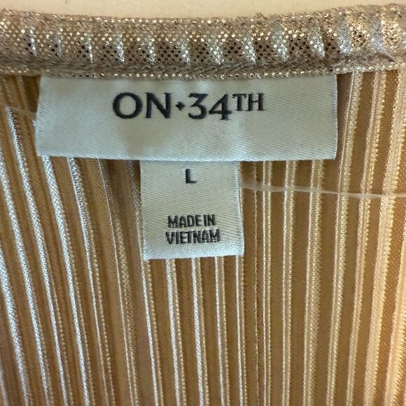 On 34th Plissé Surplice-Neck Peplum Top Women’s Large Gold Shimmer Metallic - Picture 5 of 9